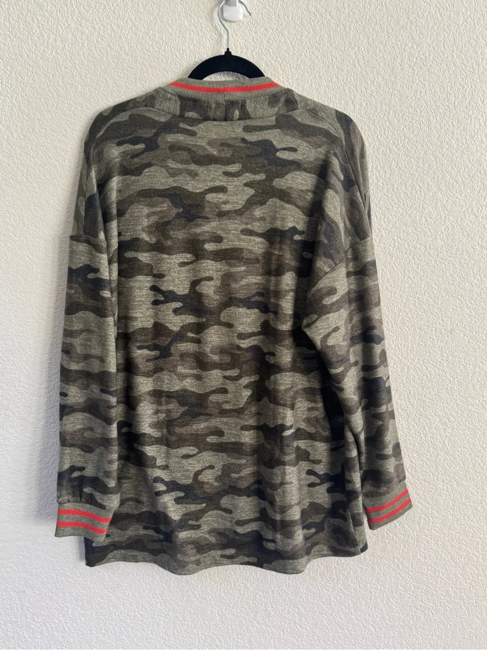 PJ Salvage Camo Button Front Cardigan with Red Trim Size Medium - Picture 5 of 9